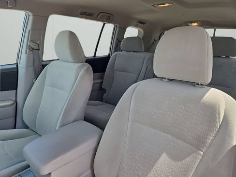 Used 2012 Toyota Highlander 4WD w/ Tech Pkg image 10