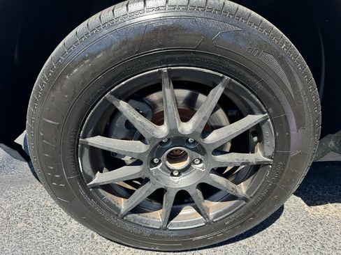 Used 2010 Ford Edge Limited image 13