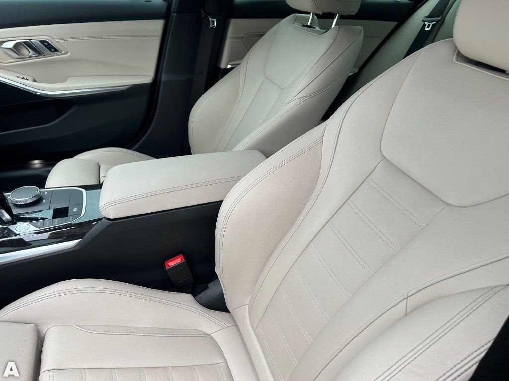 Used 2022 BMW 330i Sedan w/ Driving Assistance Package RWD image 18