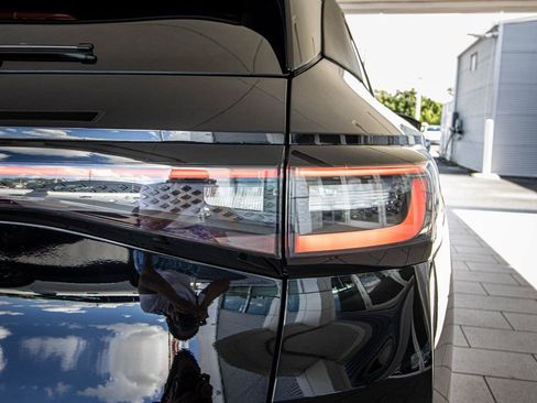 New 2025 Volkswagen ID.4 Pro image 17