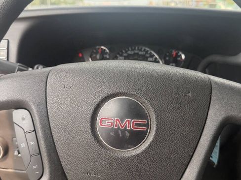 Used 2024 GMC Savana 2500 w/ Driver Convenience Package RWD image 4