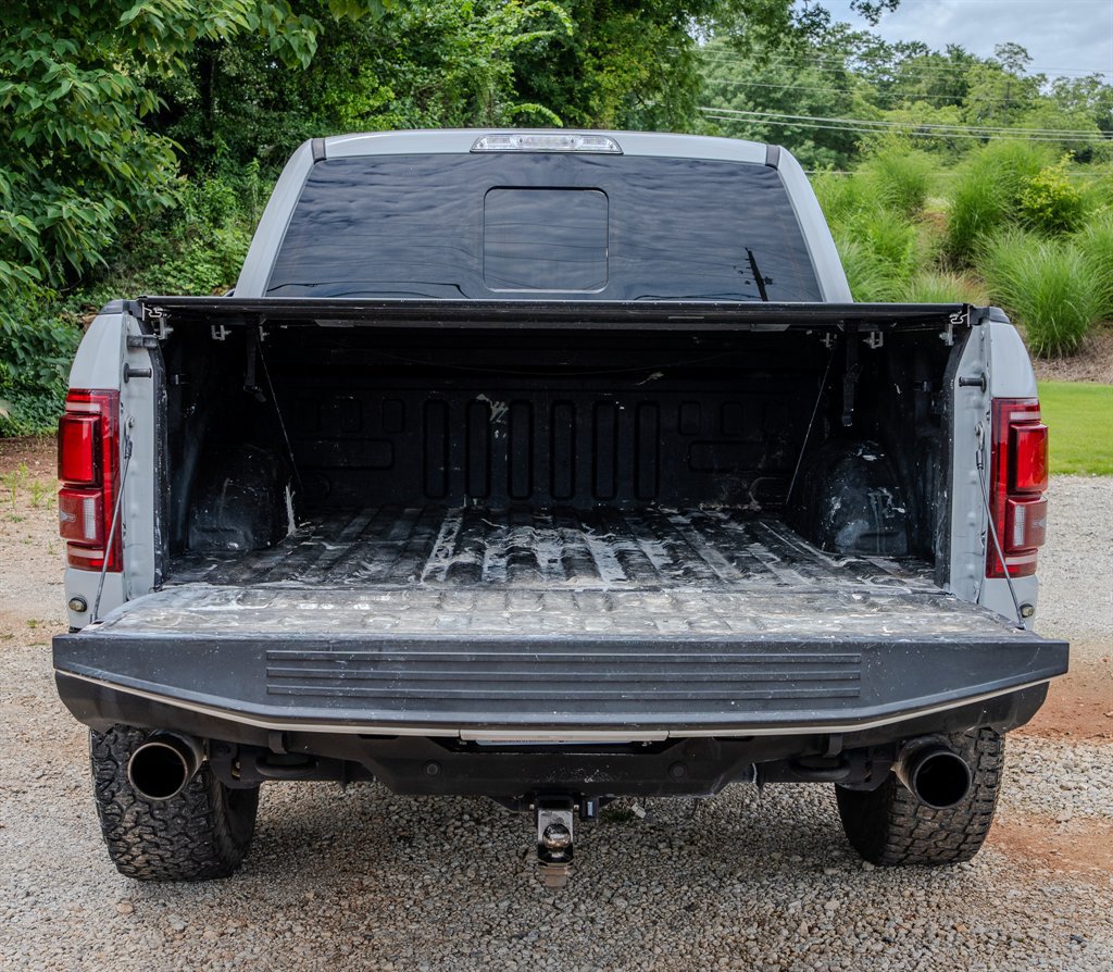 Used 2017 Ford F150 Raptor w/ Equipment Group 802A Luxury AWD/4WD image 9