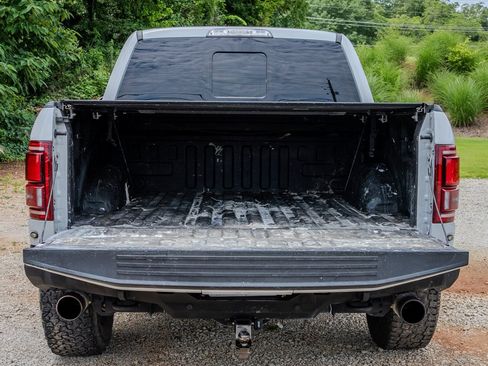 Used 2017 Ford F150 Raptor w/ Equipment Group 802A Luxury AWD/4WD image 9