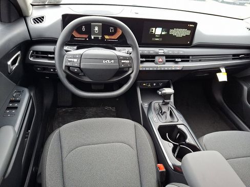 New 2025 Kia K4 LXS image 7