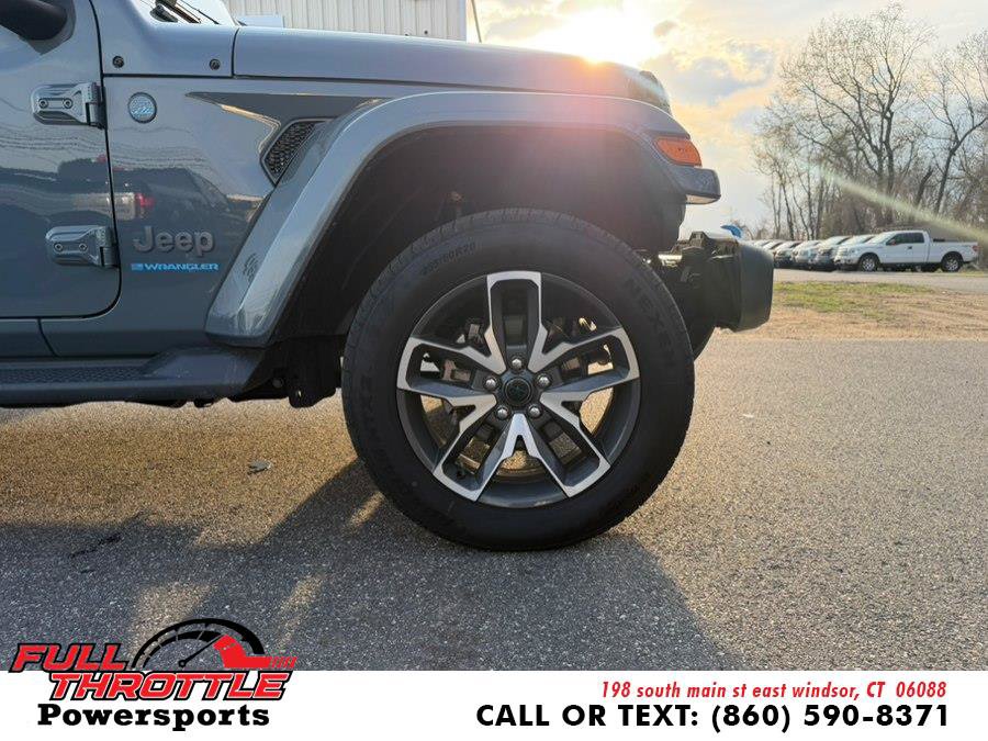 Used 2024 Jeep Wrangler Unlimited w/ Convenience Group AWD/4WD image 28