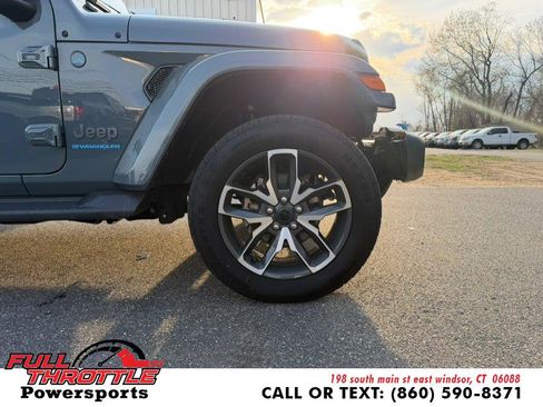 Used 2024 Jeep Wrangler Unlimited w/ Convenience Group image 28