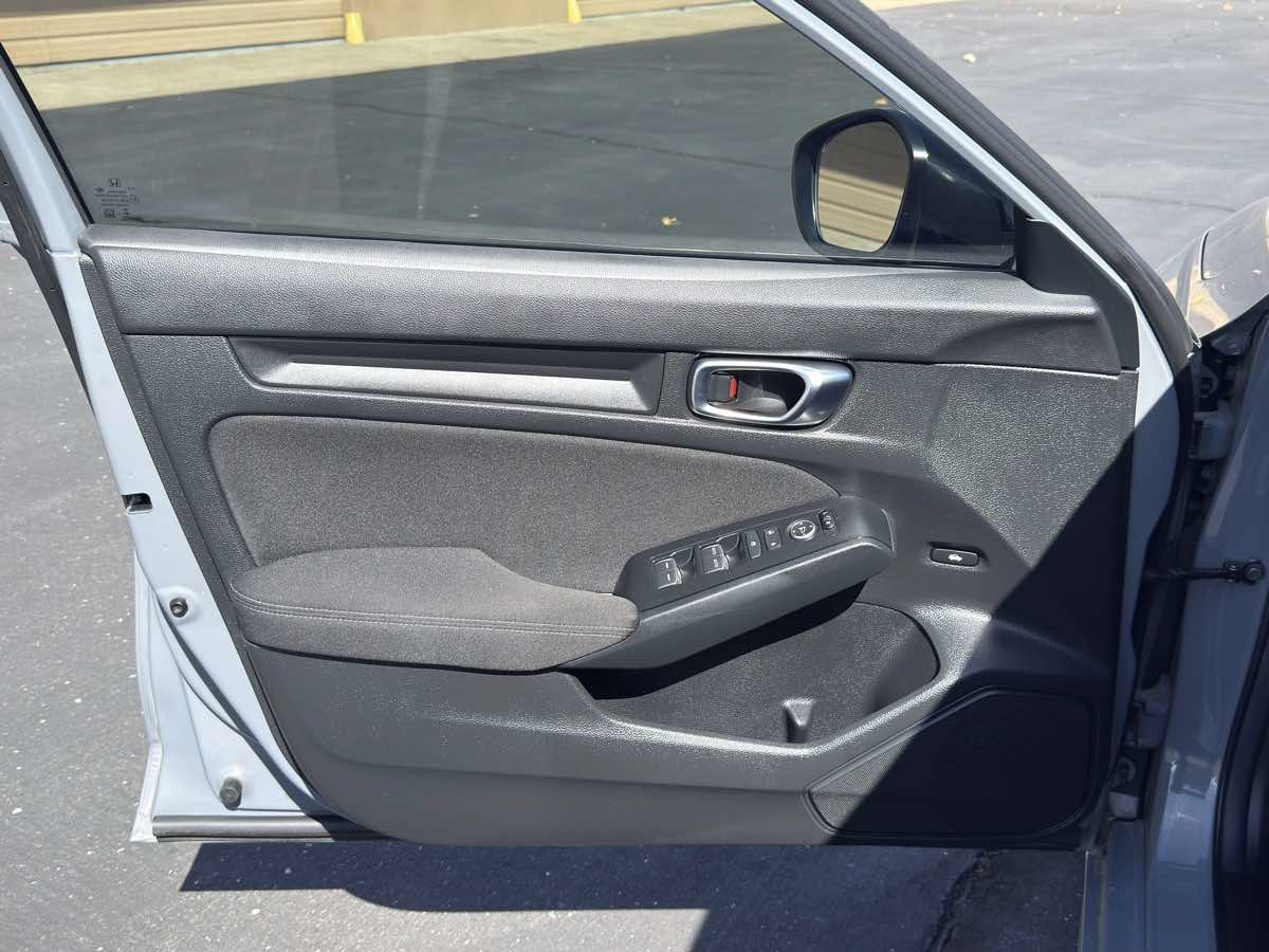 Used 2025 Honda Civic Sport image 11