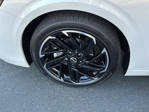 New 2026 Nissan Sentra SR w/ Floor Mat Package FWD image 29