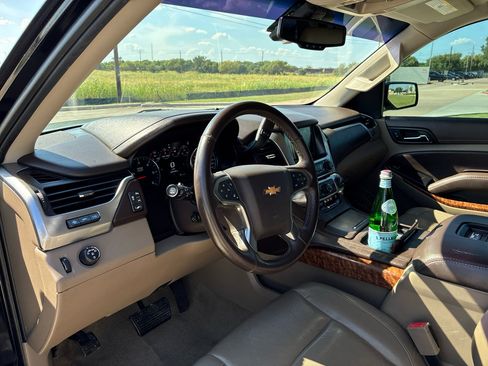 Used 2017 Chevrolet Suburban Premier image 12