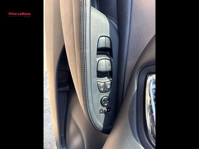 Used 2024 Nissan Murano SV FWD image 19