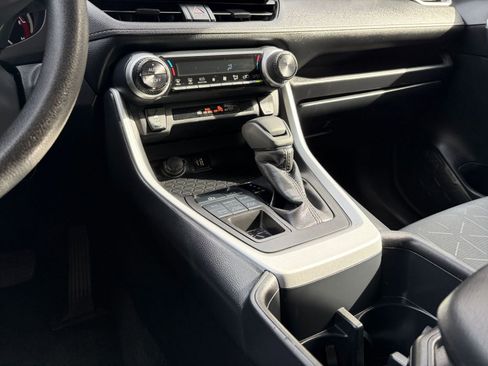Used 2025 Toyota RAV4 XLE image 41