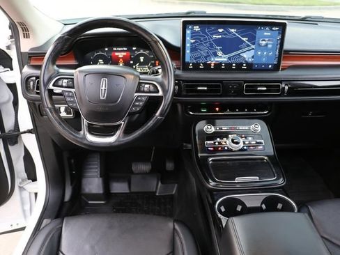 Used 2022 Lincoln Nautilus Reserve AWD/4WD image 17