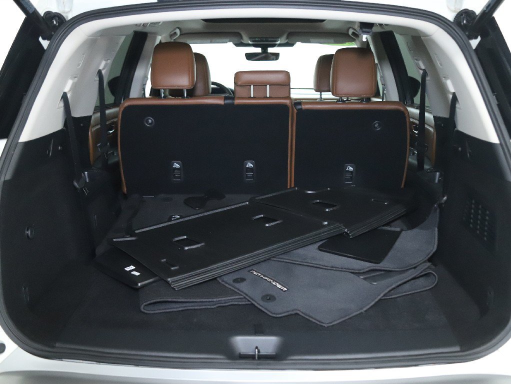 Certified 2024 Nissan Pathfinder Platinum w/ Cargo Package AWD/4WD image 35