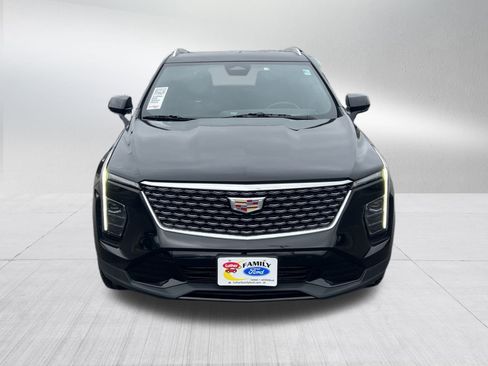 Used 2024 Cadillac XT4 Premium Luxury image 2