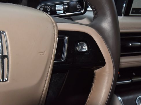 Used 2022 Lincoln Aviator Reserve w/ Equipment Group 201A AWD/4WD image 27