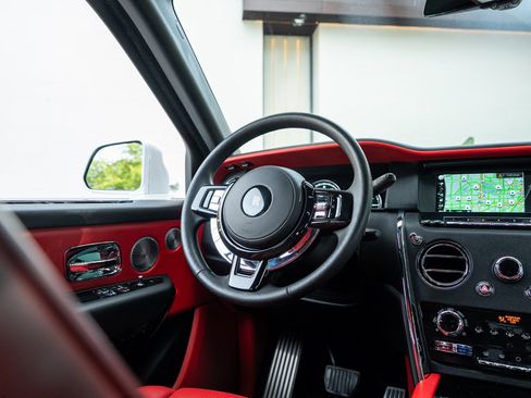Certified 2023 Rolls-Royce Cullinan image 25