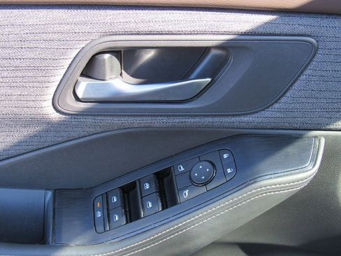 Used 2022 Nissan Rogue SV image 14