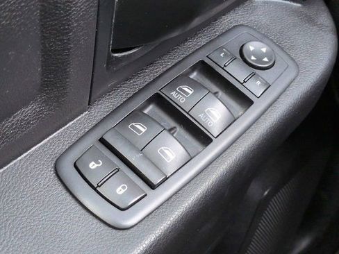 Used 2017 RAM 1500 Express RWD image 21
