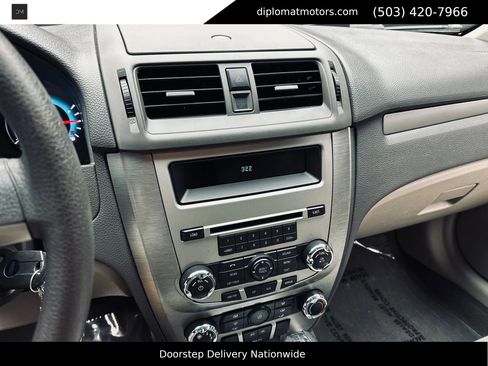 Used 2012 Ford Fusion SE FWD image 32