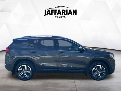 Used 2021 GMC Terrain SLT image 4