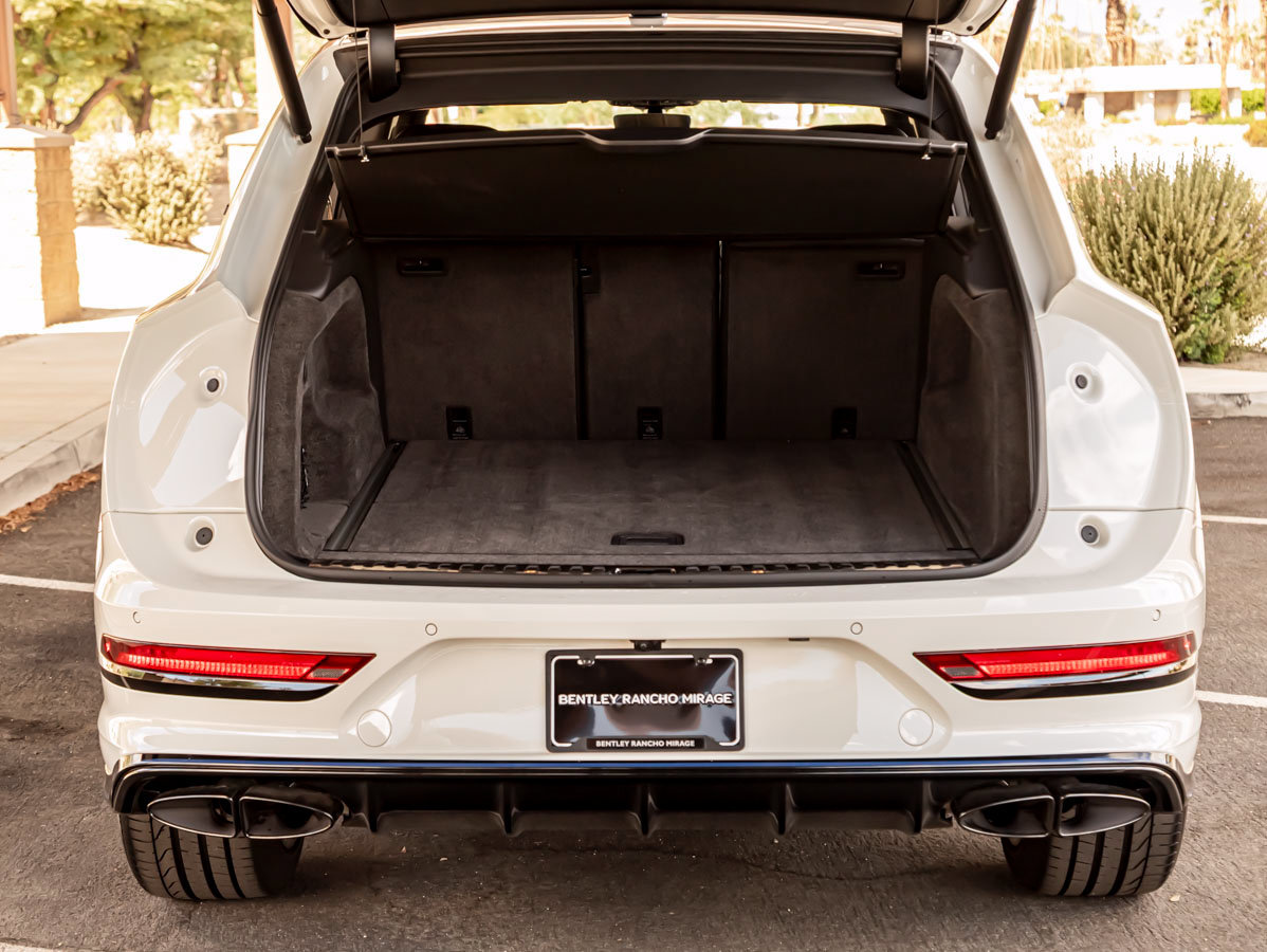 Certified 2025 Bentley Bentayga AWD/4WD image 38