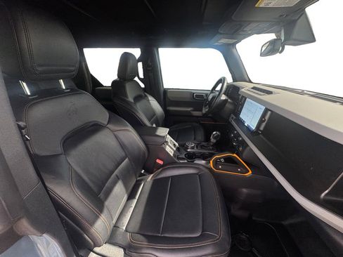 Used 2022 Ford Bronco Badlands image 15