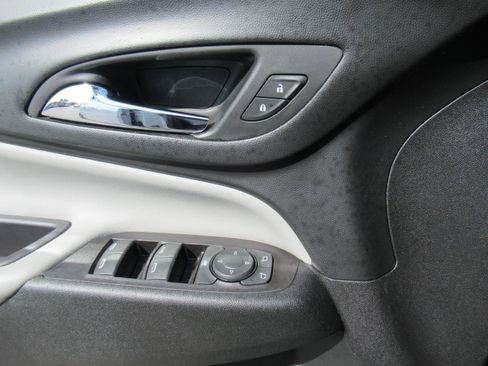 Used 2019 Chevrolet Equinox LS w/ LS Convenience Package FWD image 20