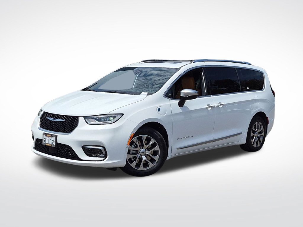 Used 2023 Chrysler Pacifica Pinnacle FWD image 1