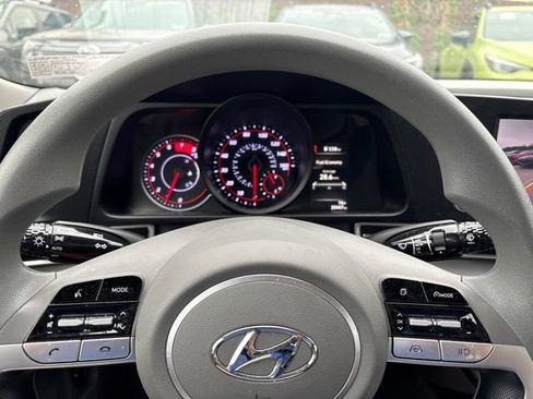Used 2023 Hyundai Elantra SEL FWD image 18