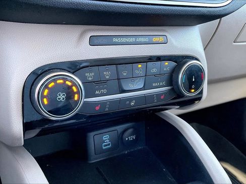 Used 2022 Ford Escape SE w/ SE Sport Appearance Package AWD/4WD image 21