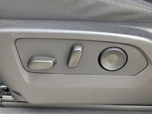 Used 2025 Chevrolet Silverado 1500 LT image 20