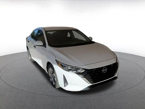 Used 2025 Nissan Sentra S image 3