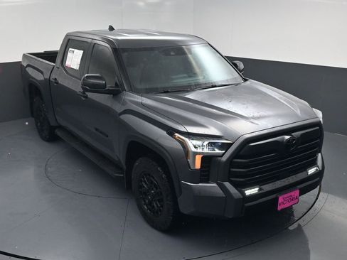 Used 2025 Toyota Tundra SR5 AWD/4WD image 14
