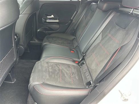 Certified 2022 Mercedes-Benz GLA 250 4MATIC image 11