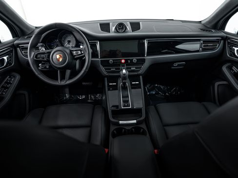 Certified 2026 Porsche Macan S AWD/4WD image 12