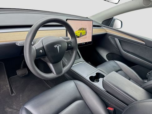 Used 2023 Tesla Model Y Long Range AWD/4WD image 7