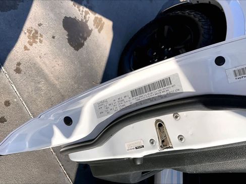 Used 2018 RAM 1500 SLT image 33