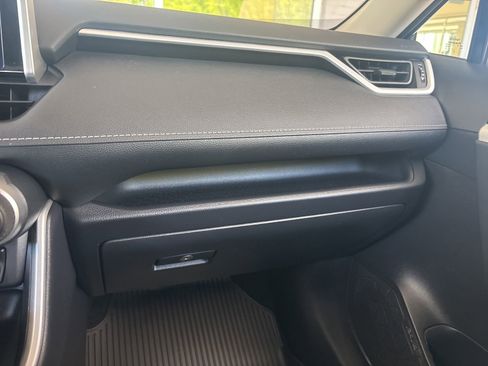 Used 2025 Toyota RAV4 LE AWD/4WD image 27