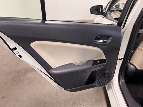 Used 2016 Toyota Prius Four image 19