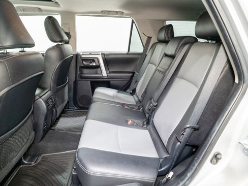 Used 2014 Toyota 4Runner SR5 Premium image 32