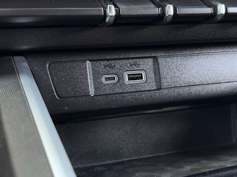 Used 2025 Chevrolet Colorado Trail Boss AWD/4WD image 23