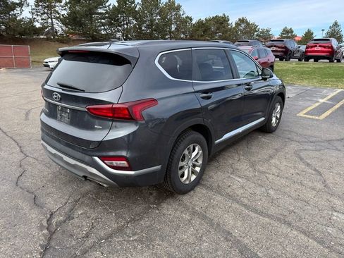 Used 2020 Hyundai Santa Fe SE image 3