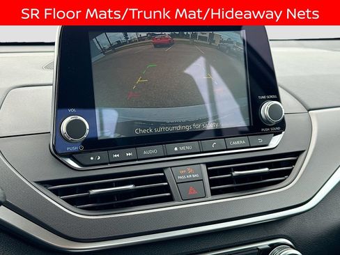 Used 2025 Nissan Altima 2.5 SR FWD image 13