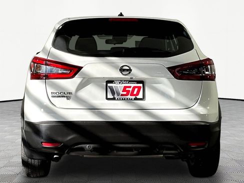 Used 2022 Nissan Rogue Sport S FWD image 5