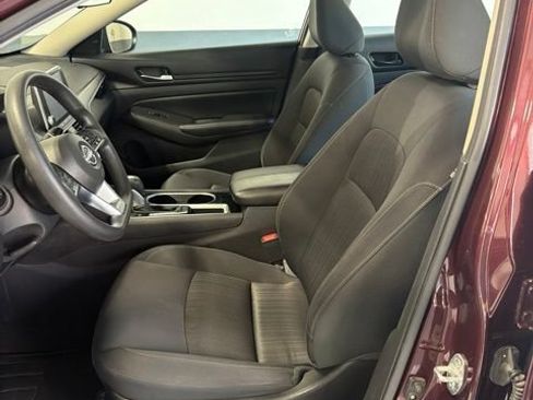 Used 2024 Nissan Altima 2.5 SV FWD image 8