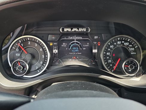 Used 2022 RAM 1500 Laramie AWD/4WD image 19