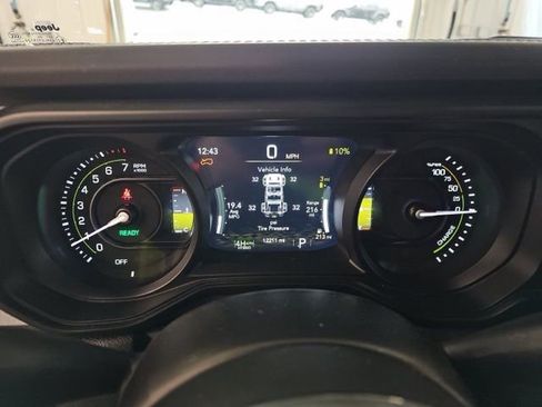 Used 2025 Jeep Wrangler Sahara 4xe image 15