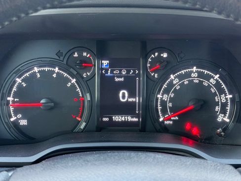 Used 2020 Toyota 4Runner SR5 Premium w/ Moonroof Package AWD/4WD image 24