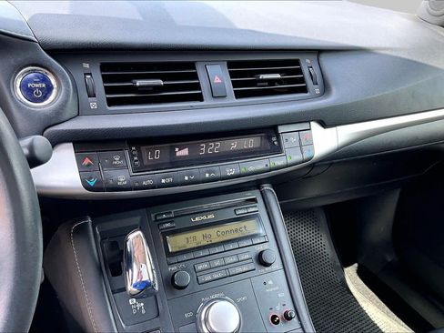 Used 2013 Lexus CT 200h w/ Premium Pkg FWD image 29