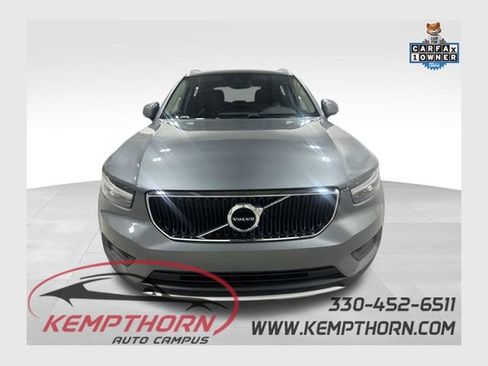 Used 2019 Volvo XC40 T5 Momentum AWD/4WD image 1